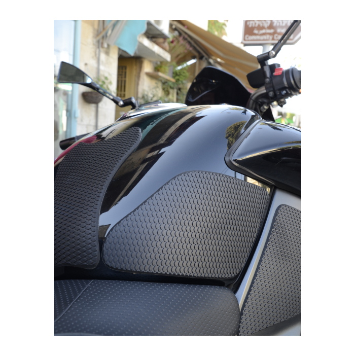 Techspec 62-3004-SS Snake Skin Tank Grips (Suzuki B-King 2006-2012)