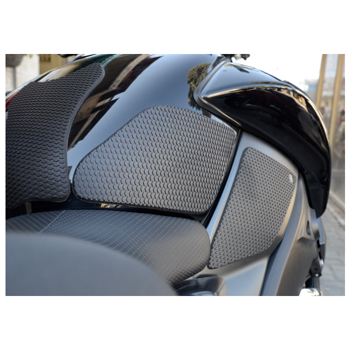Techspec 62-3004-SS Snake Skin Tank Grips (Suzuki B-King 2006-2012)