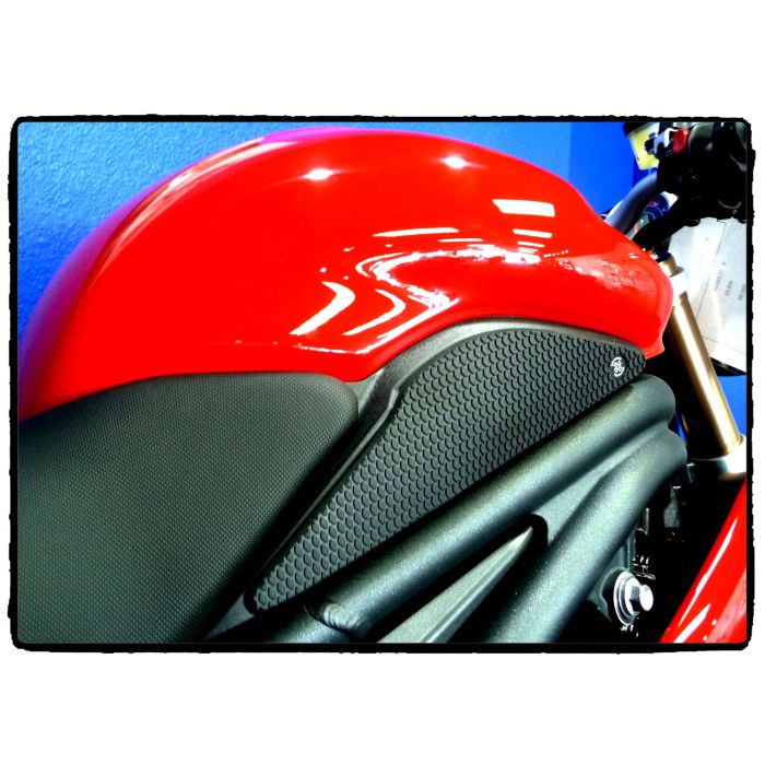Techspec 62-3501-SS Snake Skin Tank Grips (Triumph Speed Triple 2011-2015)