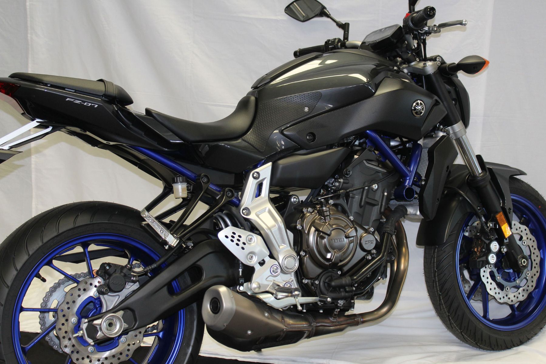 TechSpec 2014-2017 Yamaha FZ-07 Snake Skin Tank Grips