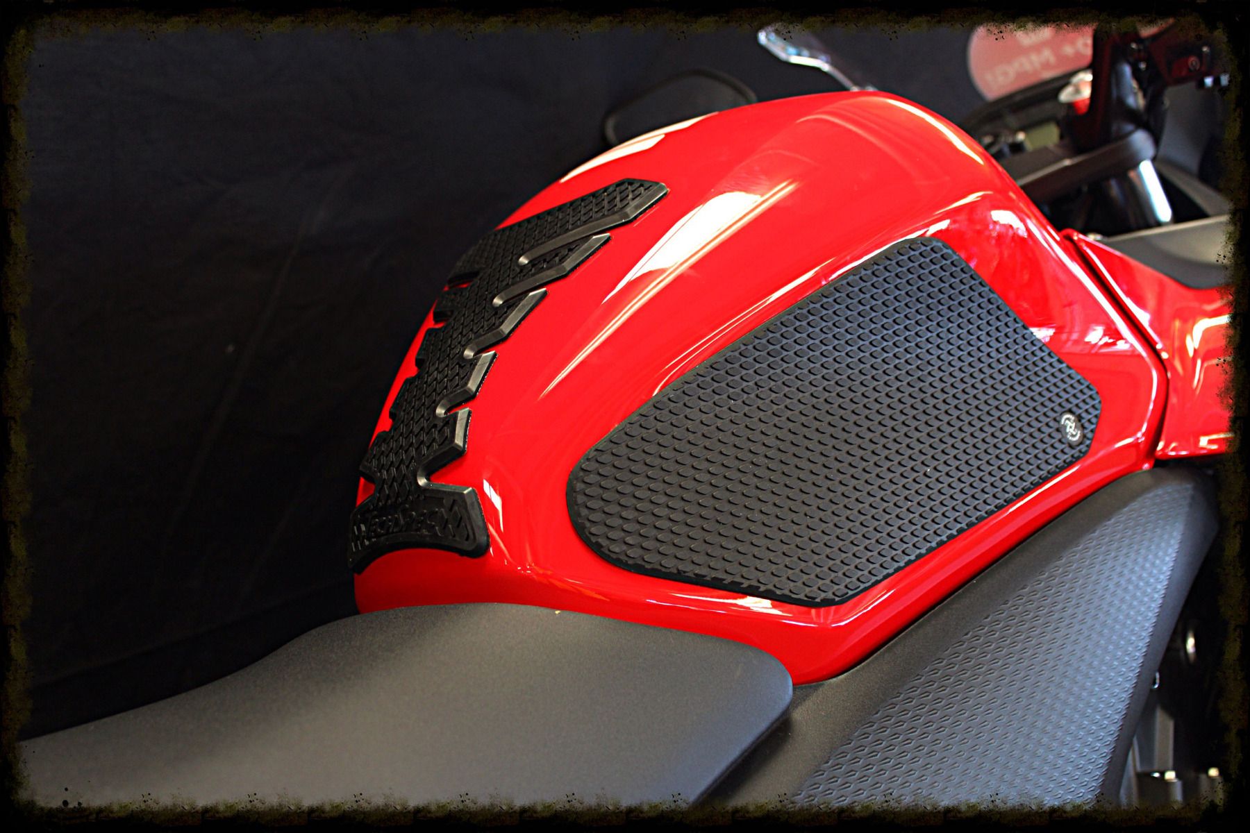 TechSpec 2013-2018 Honda CBR500R CB500F Snake Skin Tank Grips