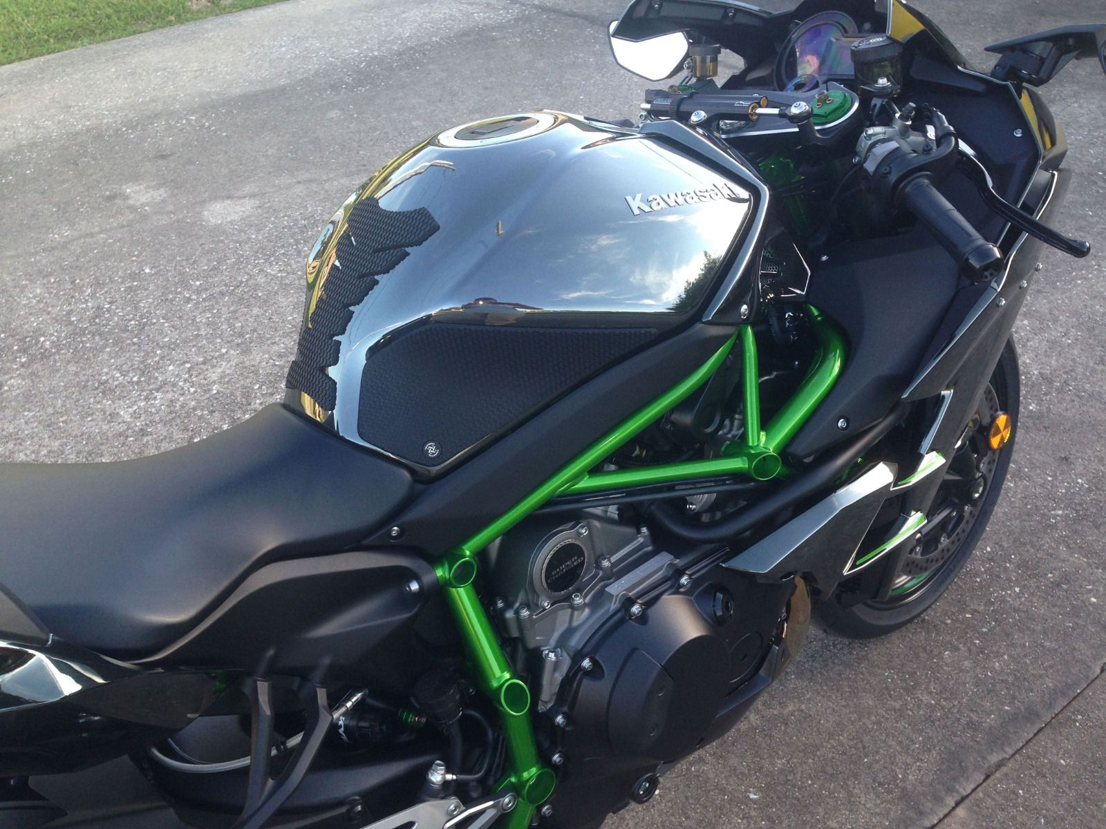 TechSpec 2015+ Kawasaki Ninja H2 Snake Skin Tank Grips