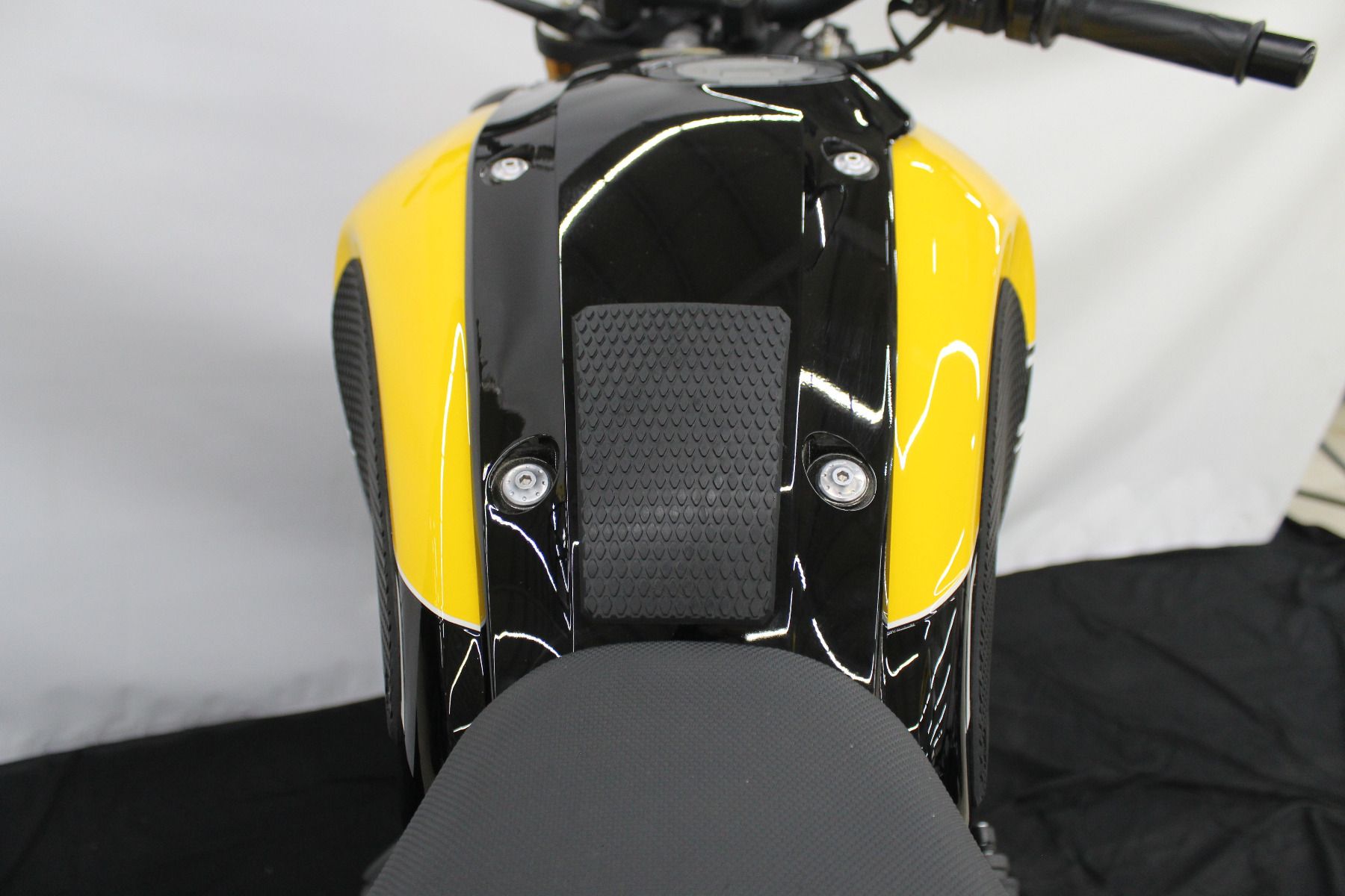 TechSpec 2016-2021 Yamaha XSR900 Snake Skin Tank Grips