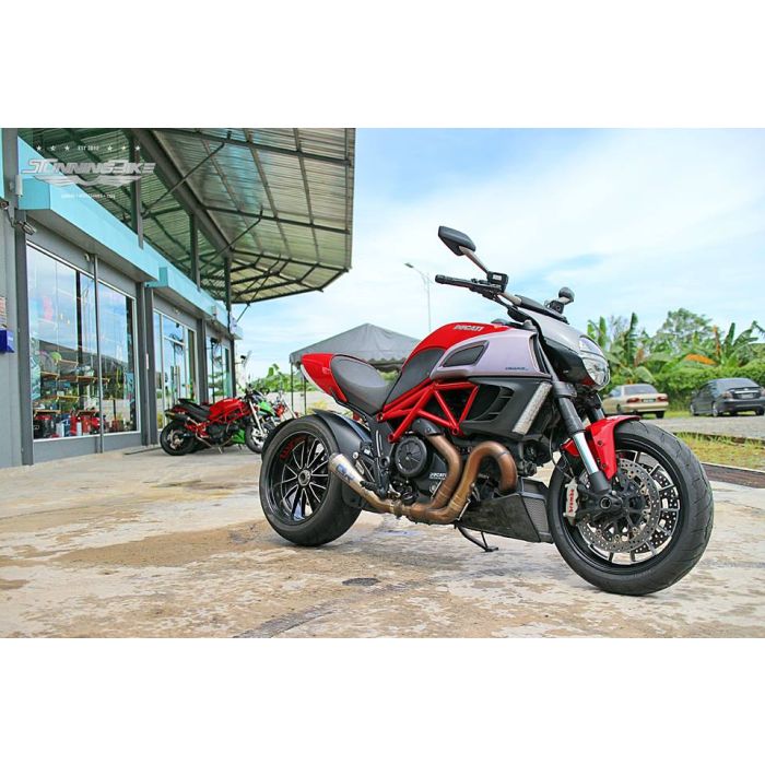 Techspec 62-1507-SS Snake Skin Tank Grips (Ducati Diavel 2012-2015)