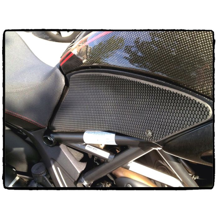 Techspec 62-1507-SS Snake Skin Tank Grips (Ducati Diavel 2012-2015)