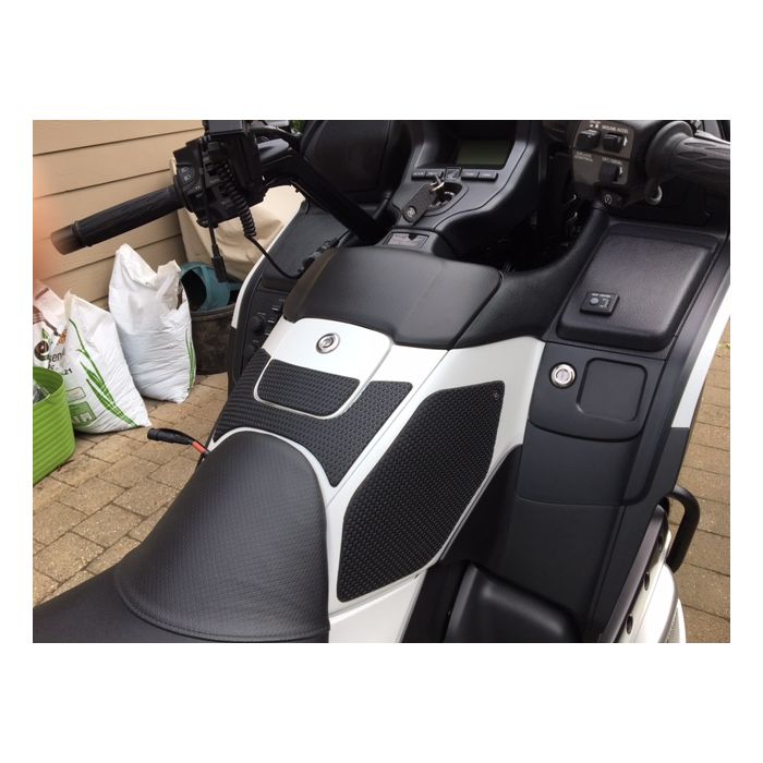 Techspec 62-2006-SS Snake Skin Tank Grips (Honda Gold Wing 2011-2017)