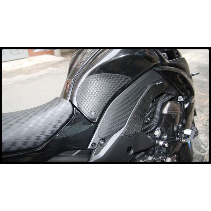 Techspec 62-2523-SS Snake Skin Tank Grips (Kawasaki Z1000 2014-2016)