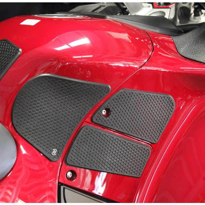 Techspec 62-2500-SS Snake Skin Tank Grips (Kawasaki Concours 14 2010+)