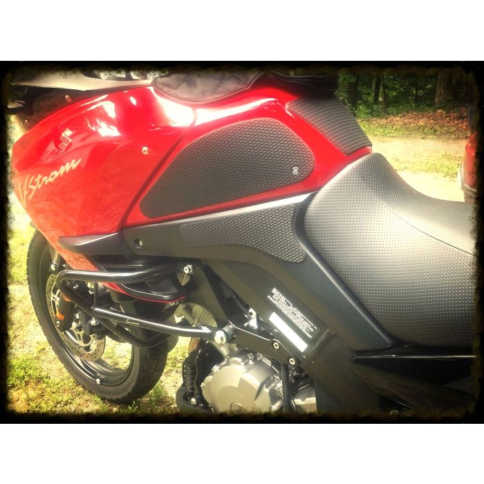 Techspec 62-3003-SS Snake Skin Tank Grips (Suzuki V-Strom DL650 2000-2011 / DL1000 2000-2012)