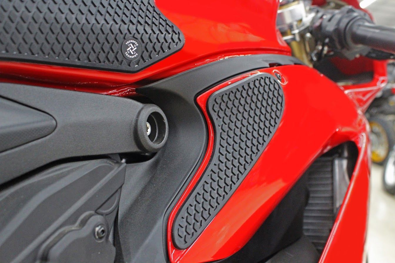 TechSpec 2012+ Ducati Panigale 899 959 1199 1299 Snake Skin Tank Grips