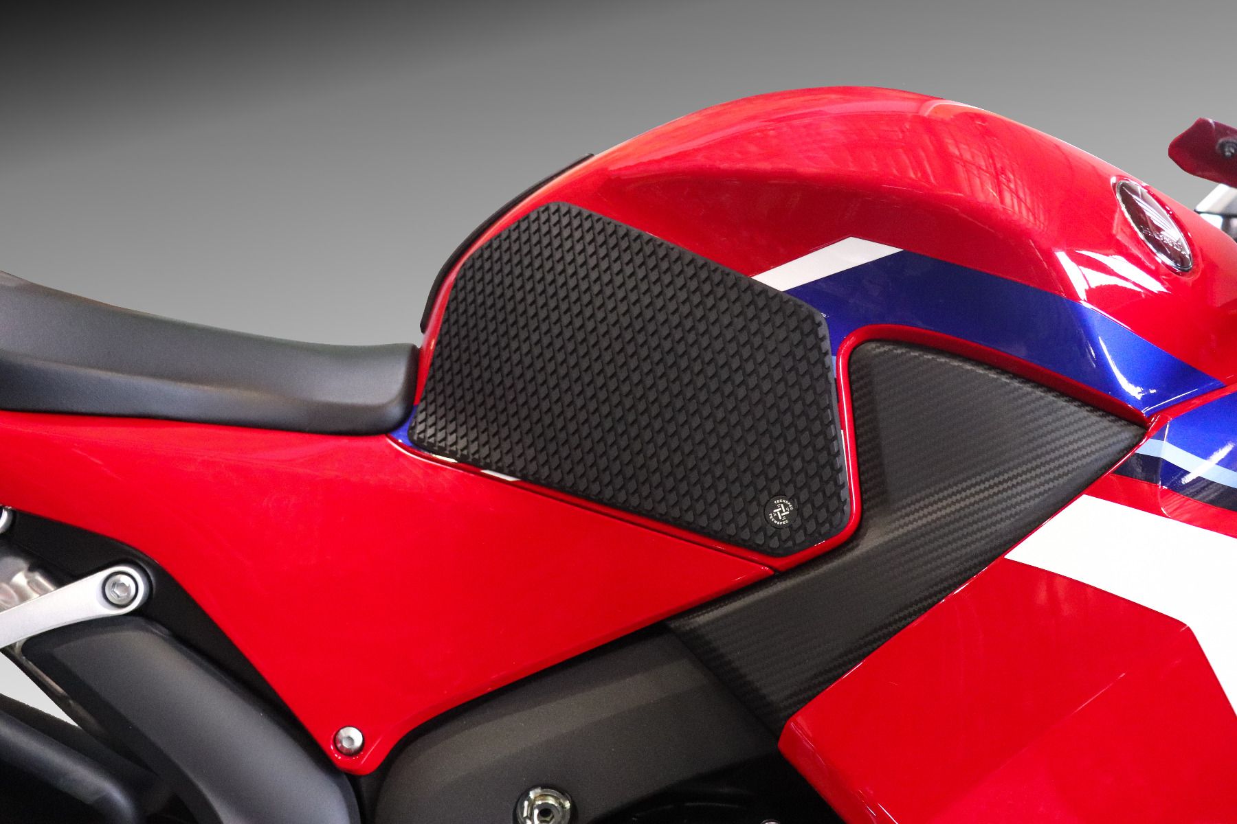TechSpec 2020+ Honda CBR600RR Snake Skin Tank Grips