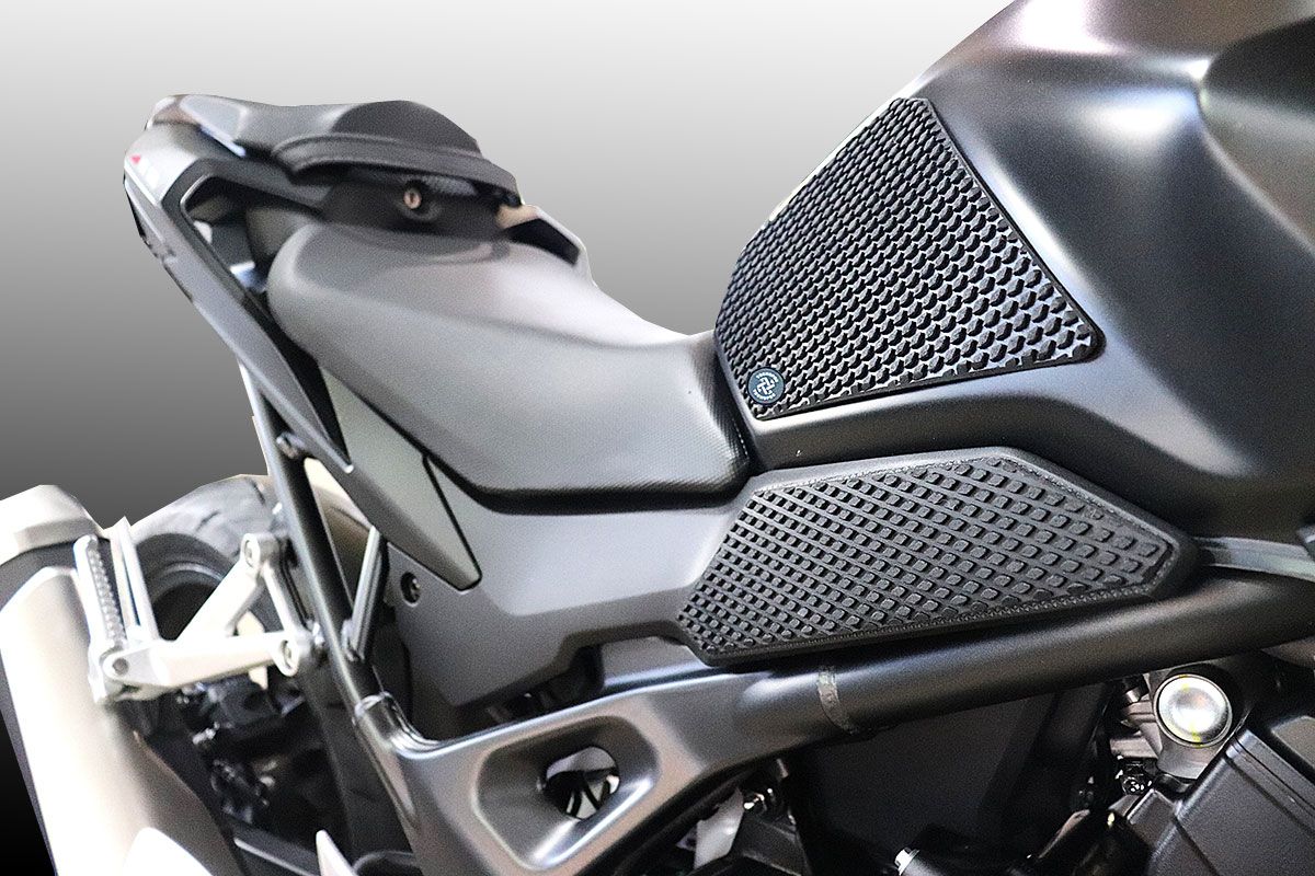 Techspec 62-2041-SS Snake Skin Tank Grips (Honda CB750 Hornet 2025+)