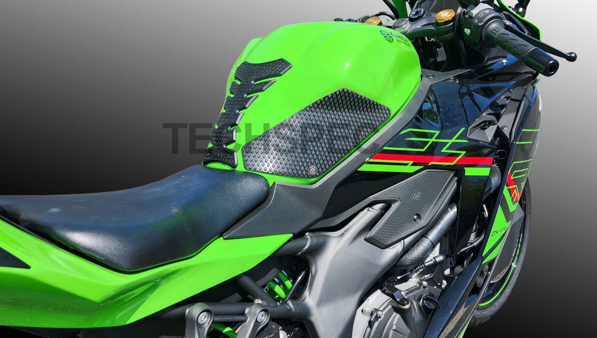 BARGNANI タンク TechSpec 2023 Kawasaki ZX-4RR Snake Skin Tank Grips