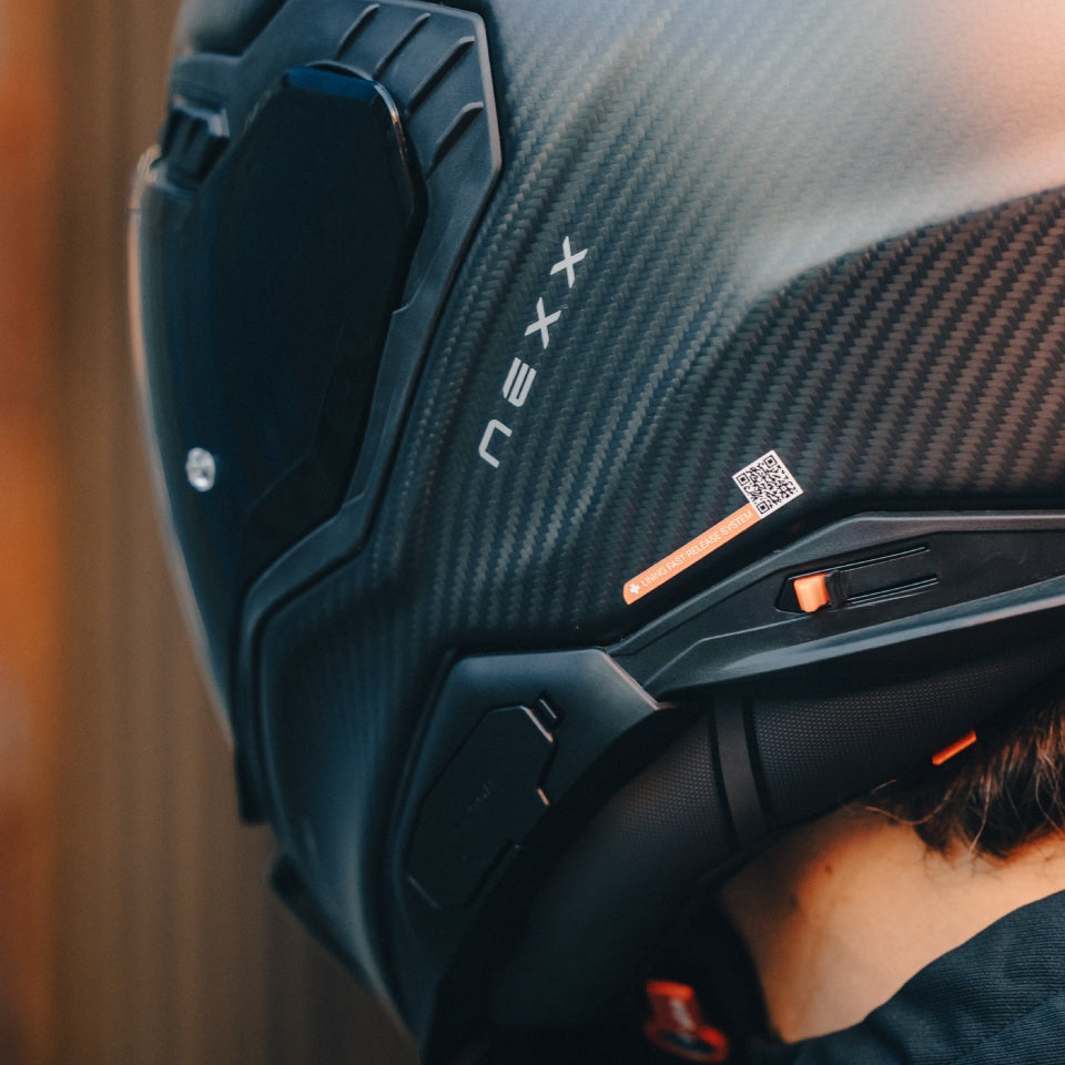 black motorcycle helmet x small with quick release Nexx X.WST3 Zero Pro Carbon Matt Full Face Helmet Size L
